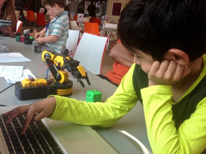 Robots, Virtual Reality and 3D Printing!